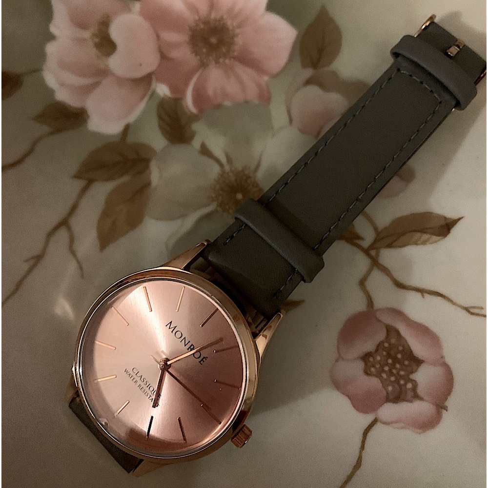 Monroé Classique Women's Leather Watch
